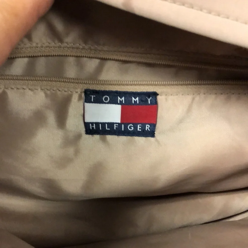 Lot‎ of 2 Vtg Tommy Hilfiger tan & black suede trim vinyl purses 12” x 7.5”